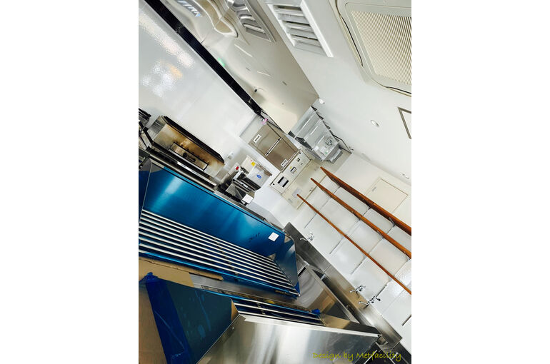 横浜市某所唐揚げ店　完成