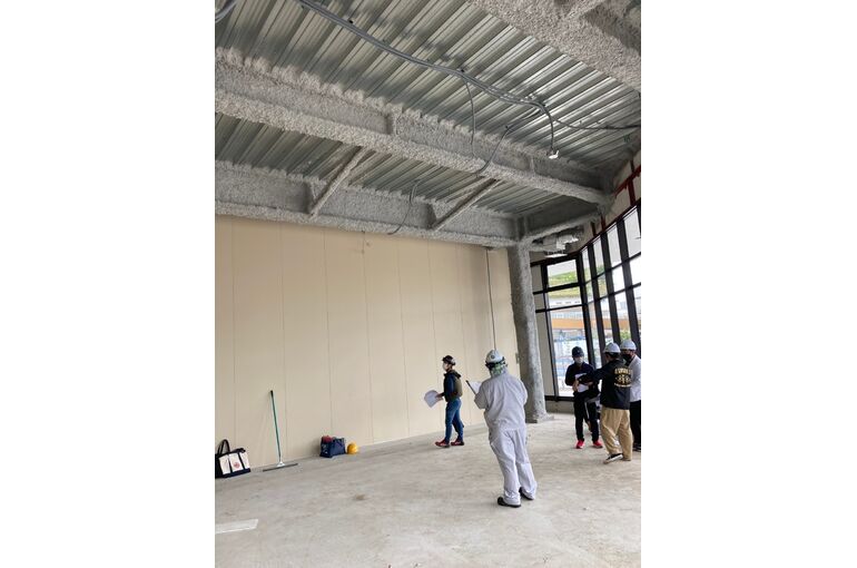 茅ヶ崎からあげ店舗　新装工事　現地調査風景