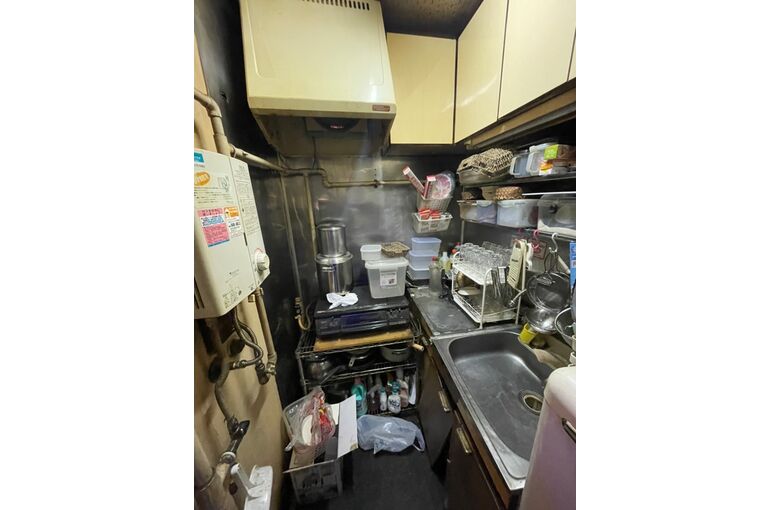 横浜市　飲食店　新装工事　解体風景