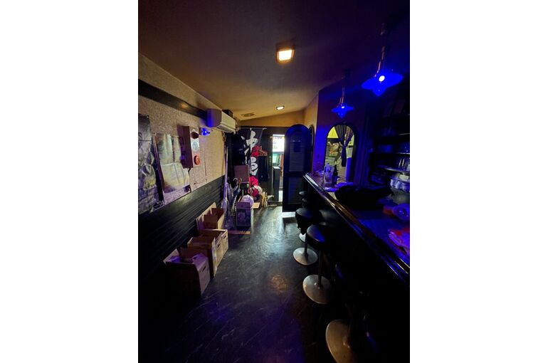 横浜市　飲食店　新装工事　解体風景