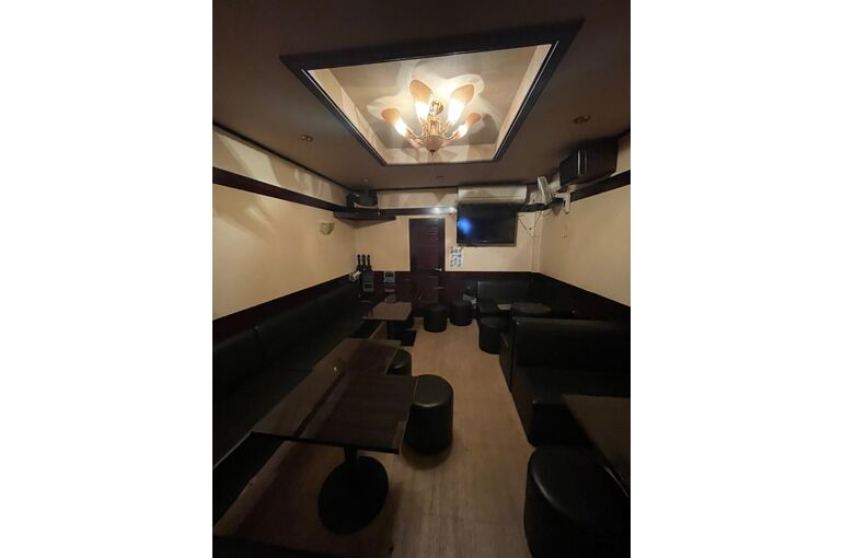 横浜市　飲食店　新装工事　解体風景