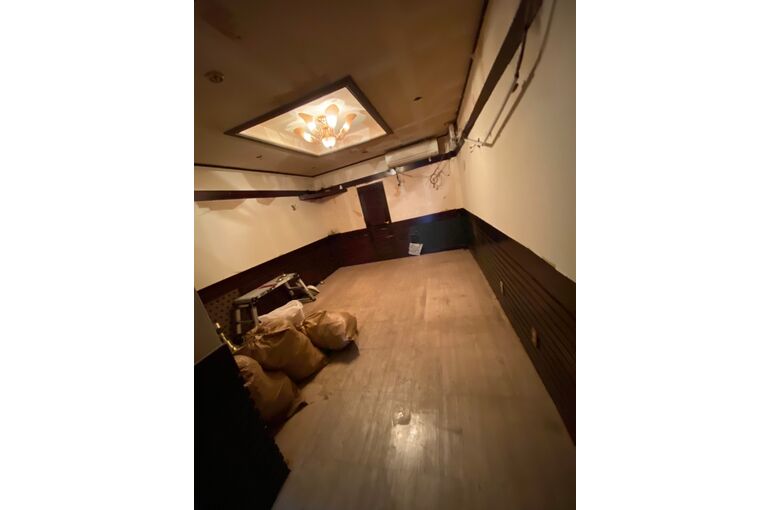 横浜市　飲食店　新装工事　解体風景