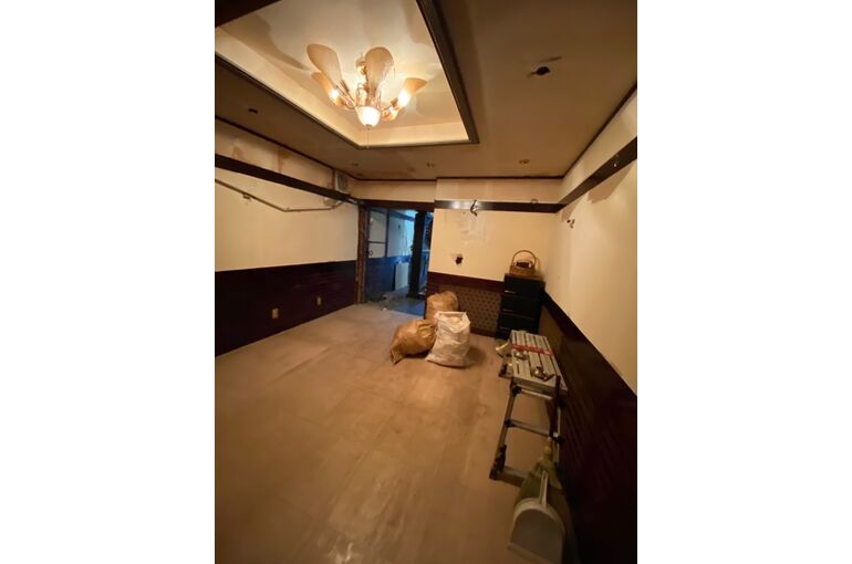 横浜市　飲食店　新装工事　解体風景