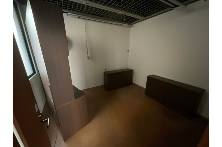 横浜市　某所　ビューティーサロン店　現地調査風景