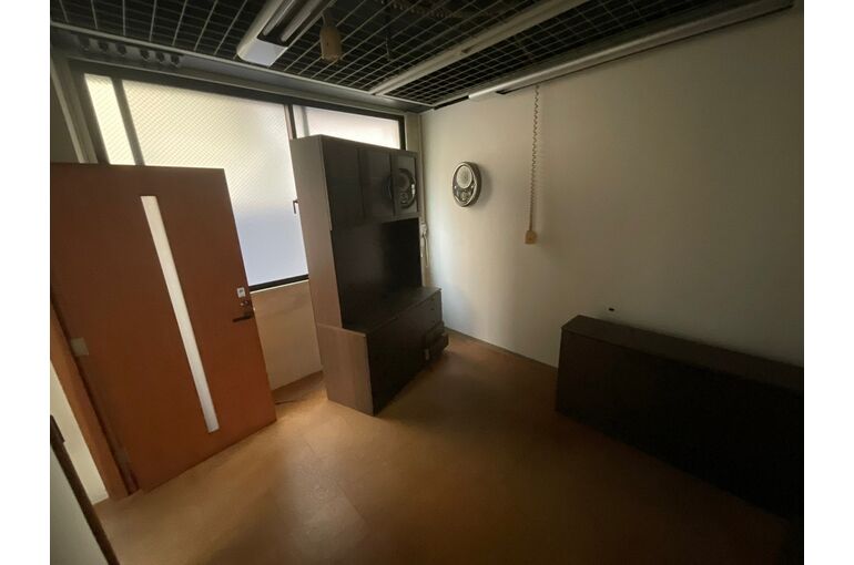 横浜市　某所　ビューティーサロン店　現地調査風景