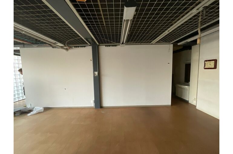 横浜市　某所　ビューティーサロン店　現地調査風景